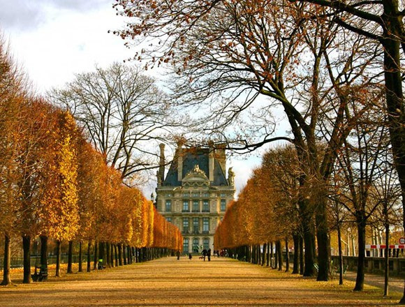 7. Công quốc Luxembourg: Được mệnh danh là "trái tim xanh" của châu Âu, Luxembourg nhỏ bé khoác lên mình chiếc áo thu lộng lẫy. Thật tuyệt vời khi dạo bước trong công viên Lambert phủ đầy lá vàng