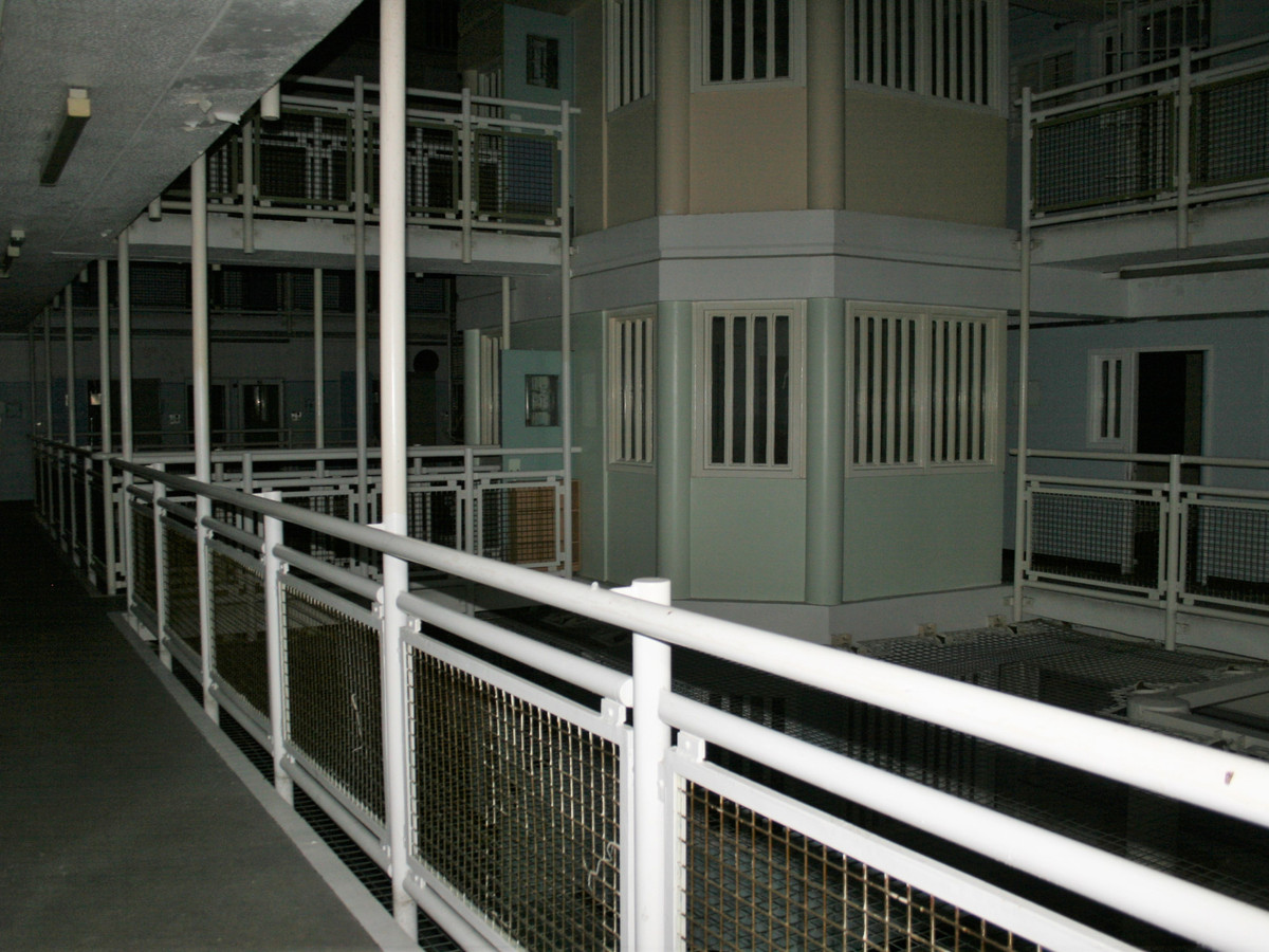 Hồi năm 2016, Minh đã bị kết án 8 tháng tù tại trại giam thanh thiếu niên Glen Parva ở Leicestershire với tội danh sản xuất cần sa. Cậu bị nhốt trong phòng giam 21 giờ mỗi ngày, bị cả bạn tù và nhân viên trại giam bắt nạt, bị giảm đồ ăn và phân biệt đối xử. Ảnh: FBD.