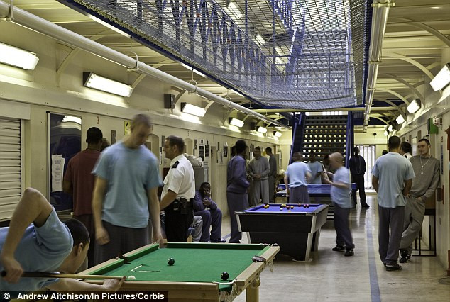 Mãi đến ngày 12/5/2017, Bộ Nội vụ Anh xác định Minh là nạn nhân của chế độ nô lệ hiện đại. Ngày 14/6/2017, cậu được rời khỏi trung tâm di trú và vào nhà tình thương do tổ chức từ thiện Salvation Army sắp xếp. Ảnh: Corbis.