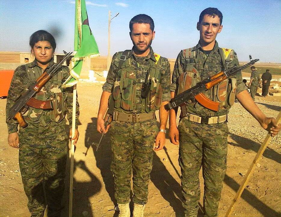 Kinh ngac doi quan danh bai khung bo IS o mien Bac Syria-Hinh-6