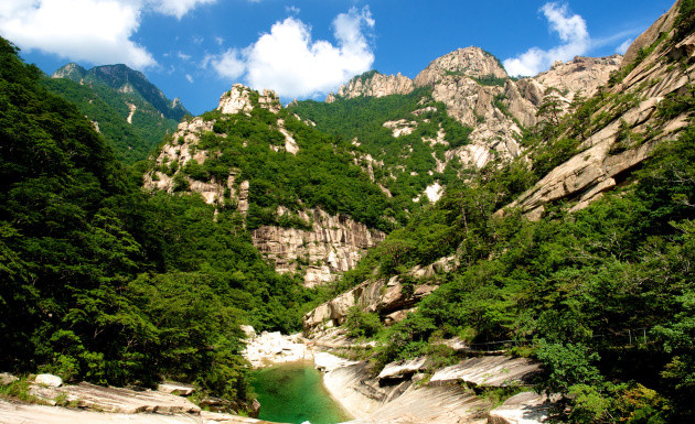 Ông cũng khẳng định, núi Kumgang nằm trên lãnh thổ của Triều Tiên nên Hàn Quốc không có quyền ngăn cấm hay hạn chế khách du lịch đến thăm. Ảnh: GC.