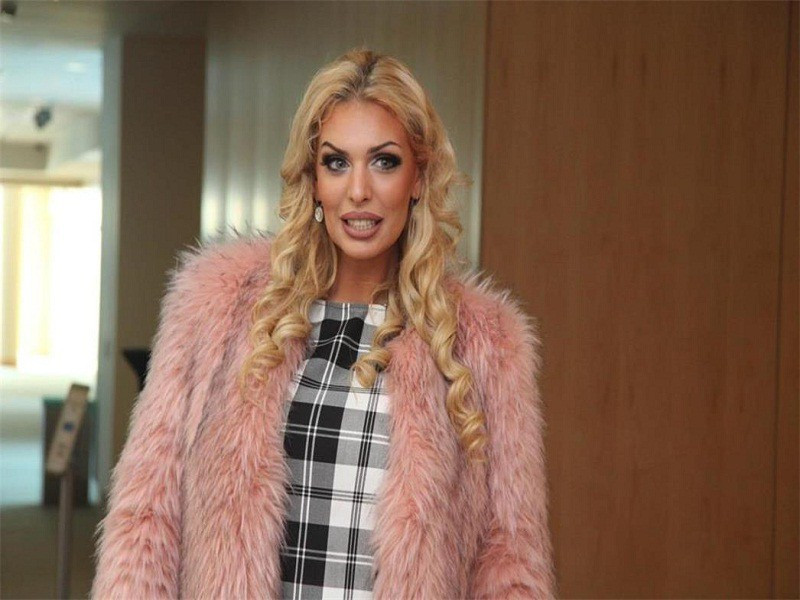 Ngoài ra, cô Karabatic cũng lên kế hoạch hợp pháp hóa cần sa và hoạt động mại dâm. Ảnh: RD.