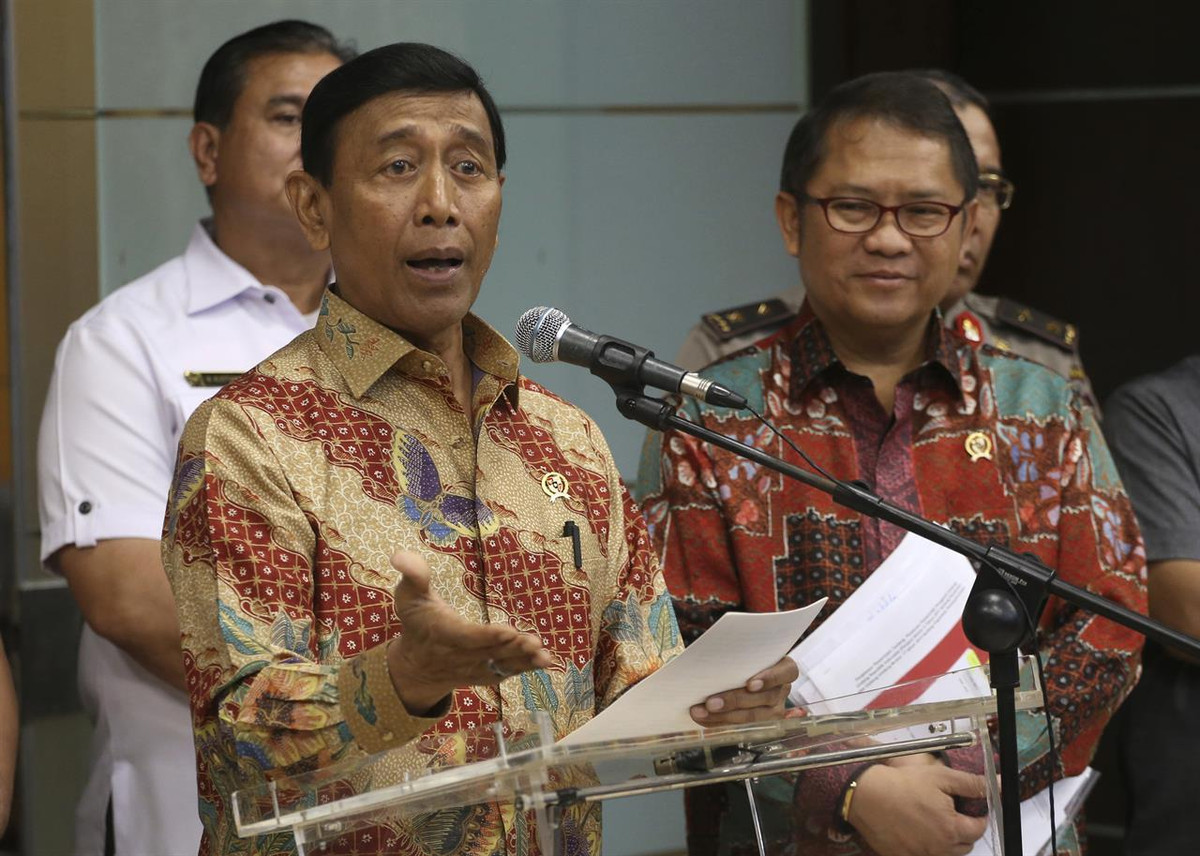 Tháng 3/1998, ông Wiranto được bổ nhiệm làm Bộ trưởng Quốc phòng thứ 20 của Indonesia và giữ vị trí này đến tháng 10/1999. Ảnh: AP.