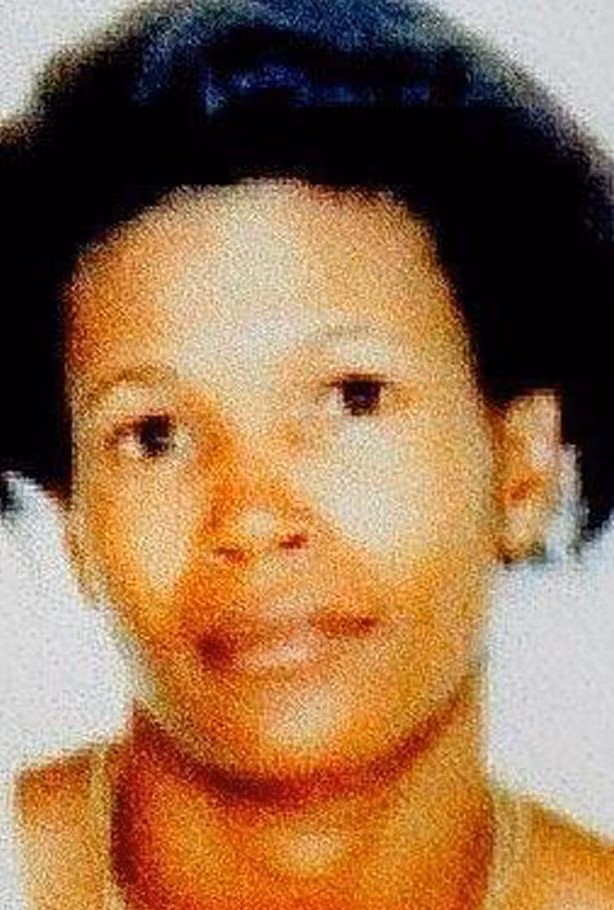 Nạn nhân đầu tiên của Franklin là Debra Jackson, 29 tuổi. Thi thể cô được phát hiện trong một con ngõ vào ngày 10/8/1985. Khám nghiệm tử thi cho thấy, Debra có 3 vết đâm trên ngực. Ảnh: Mirror.