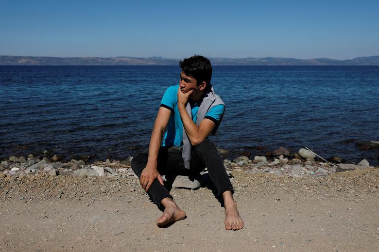 Những người dân di cư khác phàn nàn về tình trạng mưa lạnh, thiếu lương thực, nước sạch, nhà vệ sinh bẩn và bệnh tật hoành hành.