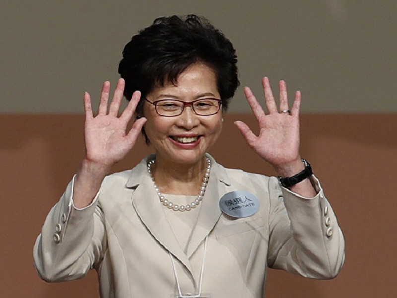 Giua “bao” bieu tinh, Trung Quoc dinh thay Dac khu truong Hong Kong?