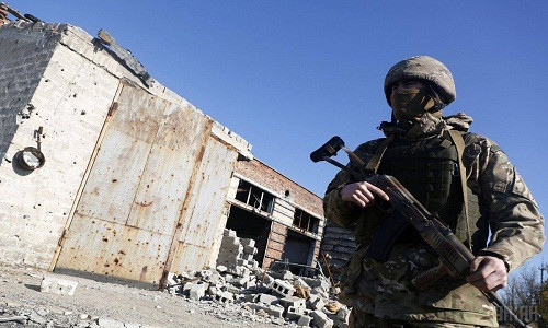 Quan nhan Ukraine bi ban chet o Donbas