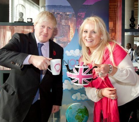 Được biết, Jennifer Arcuri từng làm người mẫu và hiện giờ là một doanh nhân trong lĩnh vực công nghệ. Cô sinh ra ở Mỹ nhưng chuyển tới London (Anh) 8 năm trước. Ảnh: HP.