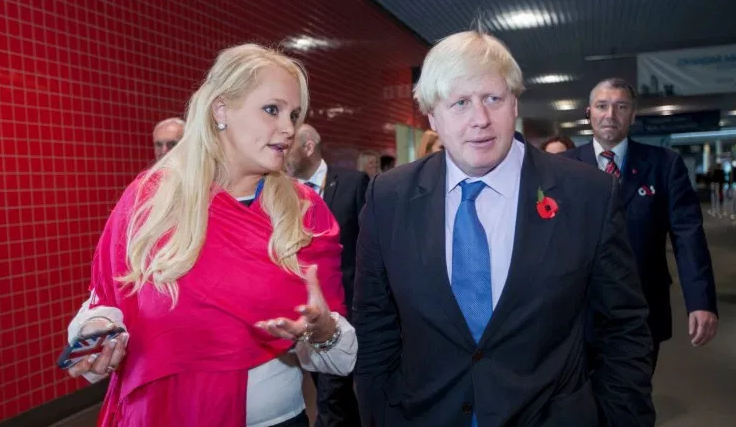 Mối quan hệ này bắt đầu không lâu sau khi họ gặp nhau vào năm 2012. Khi đó, ông Johnson đang chung sống với người vợ thứ hai, trong khi cô Jennifer 27 tuổi và sắp tốt nghiệp một trường cao học về kinh doanh ở London. Ảnh: Getty.