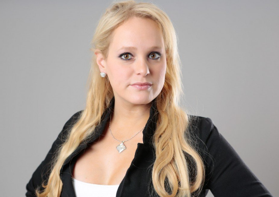 Theo thông tin trên Twitter, Jennifer giới thiệu cô là một doanh nhân, chuyên gia an ninh mạng. Ngoài ra, cô còn thành lập công ty Hacker House. Ảnh: CW.