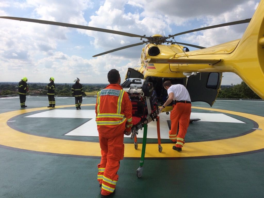 Ngoài ra, Bệnh viện Broomfield còn đầu tư bãi đáp trực thăng trên sân thượng từ năm 2007. Ảnh: Twitter.