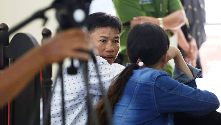 Ban đầu Diễm khai chồng đi làm ở TP HCM từ sáng 16/12/2017 chưa về. Đến khi cơ quan công an đưa ra hình ảnh nhận dạng của nạn nhân thì Diễm mới khai nhận toàn bộ vụ việc. Sau khi điều tra thụ lý vụ án, Diễm bị truy tố về tội “Giết người”. Sáng nay 23/8, TAND tỉnh Bình Dương đưa vụ án ra xét xử sơ thẩm. 