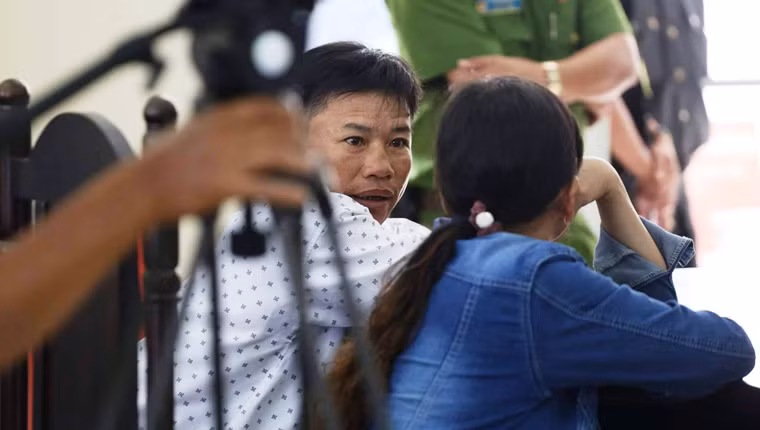 Ban đầu Diễm khai chồng đi làm ở TP HCM từ sáng 16/12/2017 chưa về. Đến khi cơ quan công an đưa ra hình ảnh nhận dạng của nạn nhân thì Diễm mới khai nhận toàn bộ vụ việc. Sau khi điều tra thụ lý vụ án, Diễm bị truy tố về tội “Giết người”. Sáng nay 23/8, TAND tỉnh Bình Dương đưa vụ án ra xét xử sơ thẩm. 