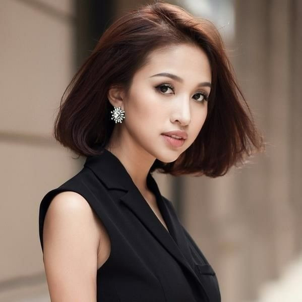 Trước rất nhiều lời chúc mừng từ "người giấu mặt" vừa tâm lý lại hào phóng, Vân Hugo chia sẻ thêm rằng món quà trên từ bố cô, điều này càng khiến cư dân mạng thêm phần "vỡ òa" vì cô có phụ huynh thật "hiếm có, khó tìm"