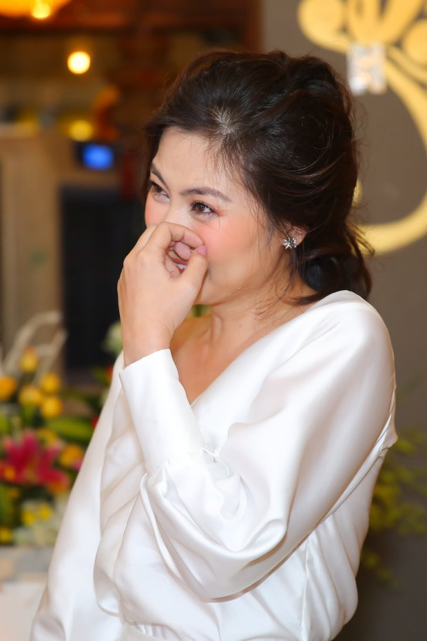 Sau hai năm về chung một nhà, Ngọc Lan và Thanh Bình vẫn giữ được ngọn lửa hôn nhân nồng nàn cháy. Nam diễn viên âm thầm tích cóp tiền trong suốt thời gian qua để mua xe dành tặng cho người anh yêu nhất. Được biết, tổ ấm của cặp diễn viên này nhận được sự ngưỡng mộ không chỉ từ fans mà cả từ người trong giới.