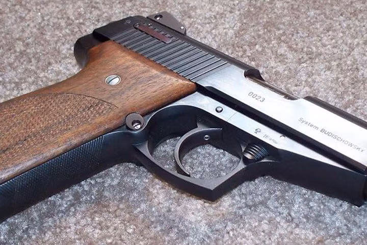 Tham vọng của Budischowsky là chế tạo một khẩu súng ngắn chất lượng cao nhất thế giới hội tụ cả độ chính xác và độ tin cậy. Ảnh: Thehighroad.