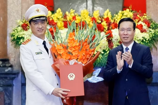 Chân dung Thứ trưởng Bộ Công an Nguyễn Duy Ngọc được thăng cấp hàm Thượng tướng Chan dung Thu truong Bo Cong an Nguyen Duy Ngoc duoc thang cap ham Thuong tuong