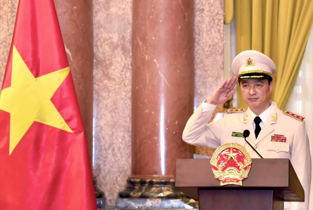 Năm 2012, ông là Chánh văn phòng Cơ quan Cảnh sát điều tra Công an Hà Nội, sau đó trở thành Phó Giám đốc Công an thành phố Hà Nội, kiêm Thủ trưởng cơ quan Cảnh sát điều tra Công an TP Hà Nội. 