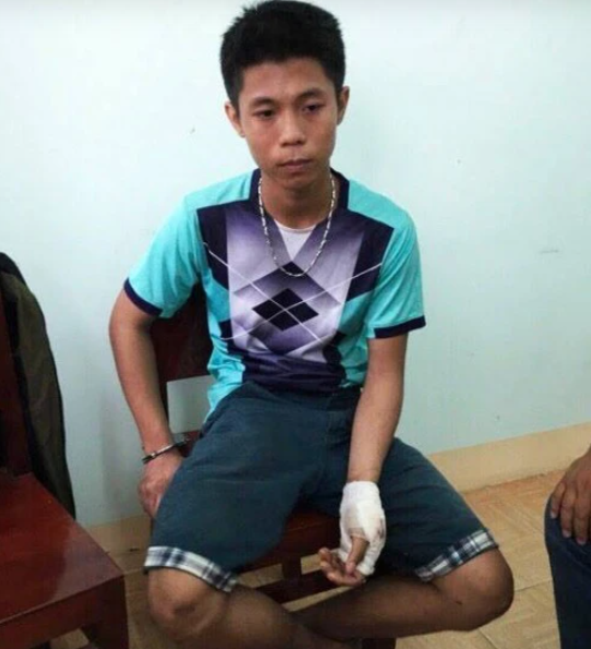 Do Tình làm việc hiệu quả thấp, hay làm hư hỏng sản phẩm, luôn chơi game thâu đêm nên vợ anh Chinh là chị Mai Thị Hồng thường la mắng. Nghĩ mình bị bà chủ phân biệt đối xử nên Tình nuôi lòng thù tức. Khoảng 4h sáng 13/2 (27 Tết), do Tình làm rớt viên bi sắt trên sàn gỗ gây ra tiếng động làm chị Hồng la mắng, Tình dùng con dao của nhà anh Chinh đâm chết chị Hồng. Khi anh Chinh phát hiện, Tình dùng dao đâm chết luôn anh Chinh. Sau đó Tình tiếp tục sát hại luôn 3 người con anh Chinh và chị Hồng vì sợ bị tố giác.