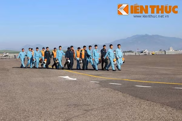 May bay Yak-52 Khong quan Viet Nam bay khai xuan-Hinh-3