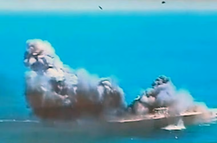 “Chúng tôi có thể tiêu diệt một tàu chiến Mỹ trong 50 giây”, AP dẫn lời Chuẩn Đô đốc Ali Fadavi, Tư lệnh hải quân thuộc Lực lượng Vệ binh Cách mạng Hồi giáo Iran.