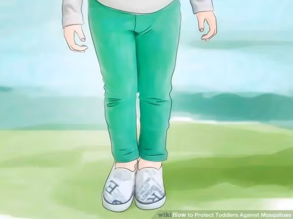 Tận dụng quần áo màu sáng. Đồng thời, nên lắp cửa sổ lưới và cửa lưới, khi ra vào nhớ đóng chặt. Bạn cũng có thể ngăn ngừa muỗi đốt bằng cách dùng màn hoặc bình xịt đuổi muỗi. 