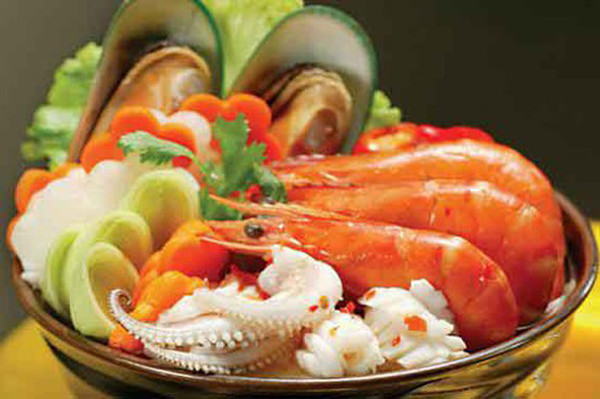 Nếu bé từ chối tất cả các sản phẩm từ sữa động vật, bạn nên bổ sung canxi bằng các sản phẩm từ đậu nành, hải sản và các loại hạt. Đồng thời, bạn nên bổ sung canxi bằng các viên uống với hàm lượng 200-300mg/ngày.