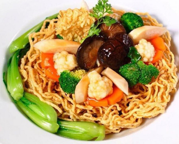 Thiếu protein trong bữa sáng. Đường huyết ổn định giúp bạn dễ ngủ, ngủ ngon. Đáng lưu ý, đường huyết chịu ảnh hưởng lớn từ bữa sáng. Các nhà nghiên cứu thuộc Đại học Missouri (Mỹ) kết luận, một bữa ăn sáng chứa nhiều protein cho phép kiểm soát lượng đường và insulin trong máu tốt hơn so với một bữa ăn sáng có hàm lượng protein thấp hoặc không có protein.