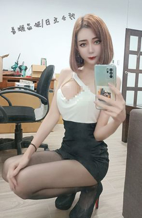 Sau khi đăng tải, loạt ảnh thu hút hàng chục nghìn lượt bình luận tương tác, “thả tim”. Hầu hết đều để lại lời khen về vóc dáng nóng bỏng, nét đẹp tuổi xuân thì.