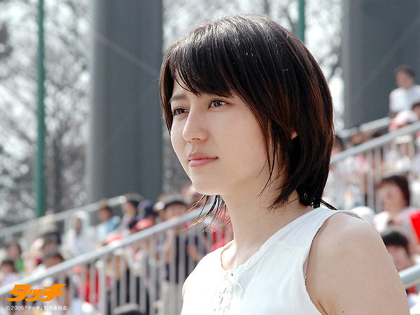 Từng được ưu ái gọi với mỹ danh “nữ thần Nhật Bản”, vậy nhưng nhan sắc Nagasawa hiện tại khiến nhiều người ngỡ ngàng. Biết rằng khó có thể thắng được sự nghiệt ngã của thời gian, song sự thay đổi của cô khiến nhiều người không tin vào mắt mình.