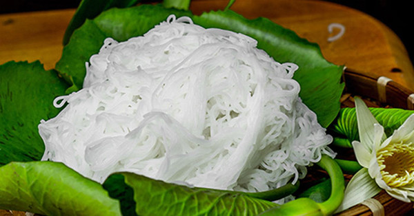 Thực tế, mì tươi, bún tươi là món ăn ưa thích của người Trung Quốc. Mì có chứa thành phần formaldehyde nhưng chất này trong bột mì không gây hại sức khỏe. Ngay cả khi bảo quản trong tủ lạnh cũng không thể giải phóng formaldehyde.