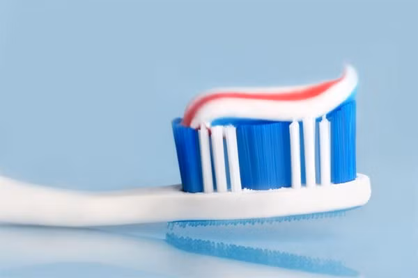 Còn lại, benzalkonium chloride, benzethonium chloride và chloroxylenol đều là hợp chất kháng khuẩn có thể phá vỡ sự cân bằng của hệ vi khuẩn đường ruột.