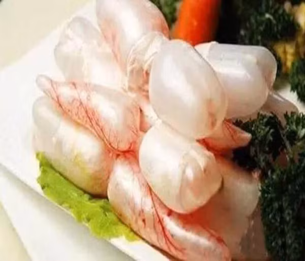 Về thành phần dinh dưỡng, bong bóng cá chứa 84,2% protid dạng keo (gelatin), 2% lipid, đường, nguyên tố vi lượng như kẽm, sắt, vitamin...