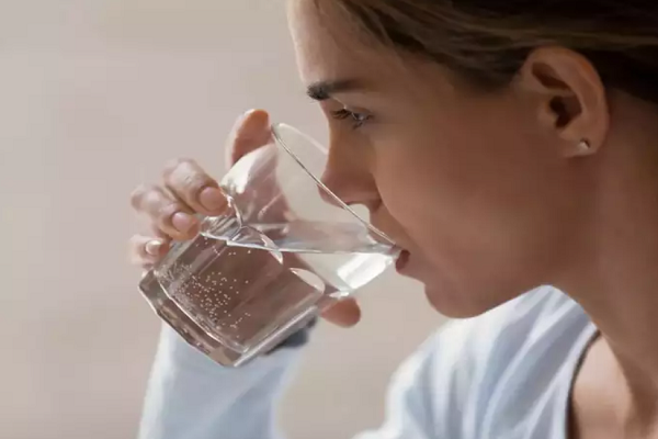 Cách phân biệt đau bụng do COVID-19 với bệnh về dạ dày - Hình 2 Cach phan biet dau bung do COVID-19 voi benh ve da day-Hinh-2