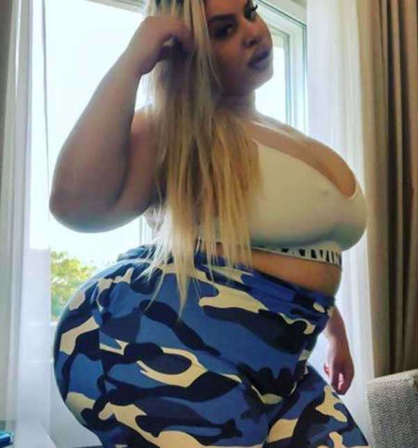 Ban đầu, Natasha lựa chọn luyện tập để cải thiện số đo vòng ba song kết quả không ấn tượng. Sau đó, cô quyết định phẫu thuật thẩm mỹ để có được ngoại hình như mong muốn.