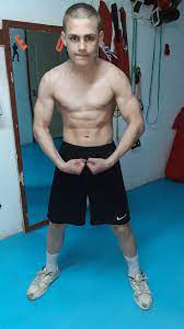 Theo thời gian, ngoại hình và cuộc sống của Giuliano thay đổi không ít. Cậu bé cơ bắp năm nào vẫn sở hữu gương mặt điển trai, body săn chắc không chút mỡ thừa khiến nhiều người xuýt xoa.