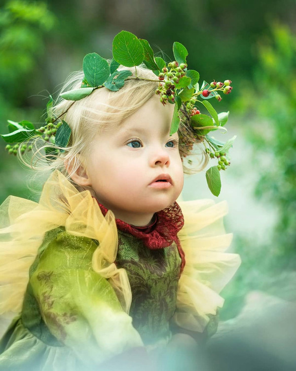 Là người yêu trẻ, Katerina luôn nặng lòng với những trường hợp trẻ bị bỏ rơi. Cô ấp ủ sẽ mang cho chúng một mái ấm đầy tình yêu. Rất may, chồng Katerina ủng hộ quyết định của vợ, bắt đầu thủ tục xin nhận con nuôi.