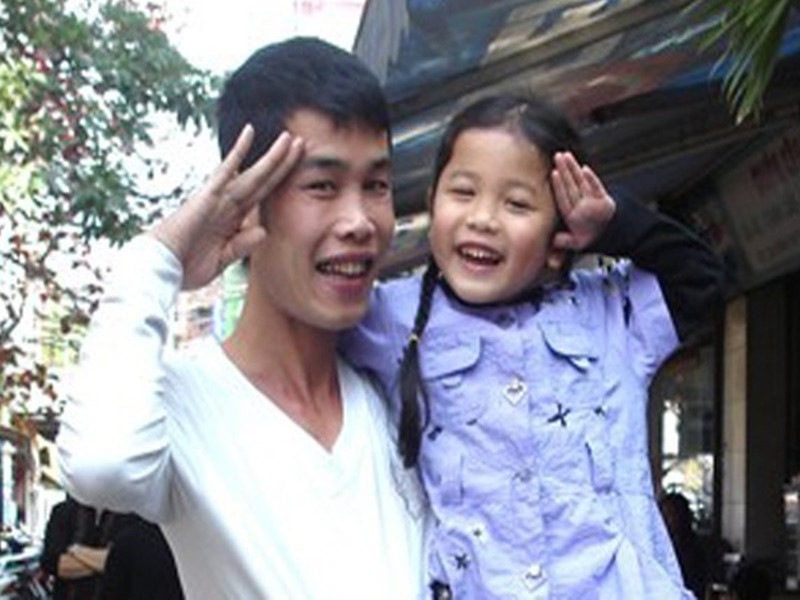 Con gái Hiệp Gà sinh năm 2004, sống cùng bố nhiều năm qua. Ảnh: Gia Đình và Xã Hội.
