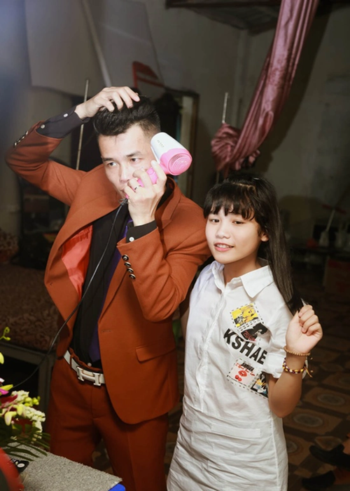 Hân Huyền dự đám cưới lần 3 của bố vào năm 2016. Ảnh: Dân Việt.