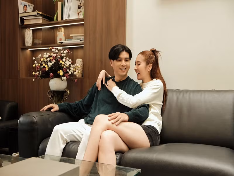 Nam ca sĩ chia sẻ trên Vietnamnet, cuộc sống hôn nhân của anh nhiều niềm vui, hạnh phúc, hầu như vợ chồng không hề xảy ra cãi vã hay mâu thuẫn. Ảnh: Arttimes.