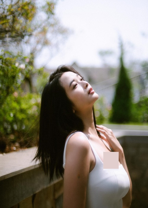 Xinh đẹp, trẻ trung, Ngọc Xuân làm người mẫu ảnh tự do trong những năm qua. Ảnh: FBNV.