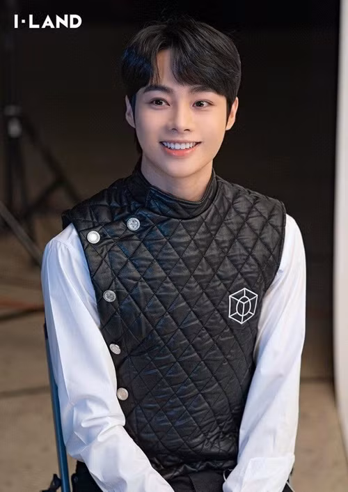 Theo Tổ Quốc, năm 2020, nam ca sĩ người Yên Bái tham gia show thực tế I-land nhưng cuối cùng không giành vé gia nhập nhóm Enhypen. Ảnh: Tổ Quốc.