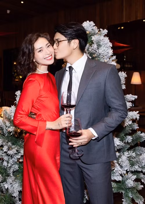  Ngô Thanh Vân - Huy Trần làm đám cưới năm 2022. Sau hôn lễ, cặp đôi thoải mái chia sẻ về cuộc sống hôn nhân.