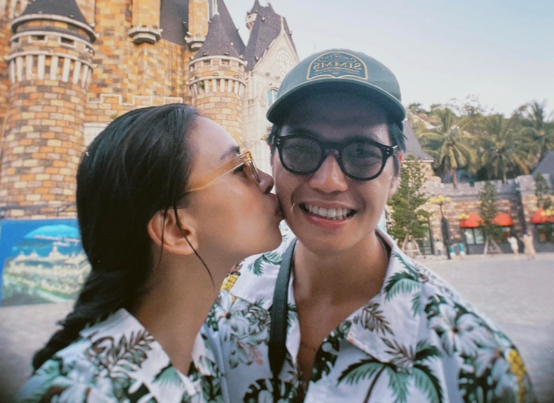 Huy Trần chiều chuộng Ngô Thanh Vân hết mực. Anh là đầu bếp chính của gia đình, chăm lo cho sức khỏe của vợ.