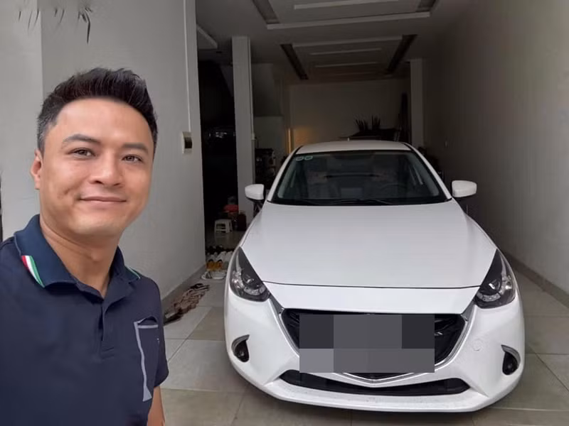 Hồng Đăng từng ám chỉ dừng hoạt động showbiz. “Hôm nay có cô em khá thân nhắn tin hỏi mình về việc chuyển hướng kinh doanh và nói số học của mình về nghệ thuật đến điểm dừng rồi, cố cũng chỉ đến năm 2027. Mình bảo chuẩn rồi em”, anh chia sẻ. Ảnh: FBNV.