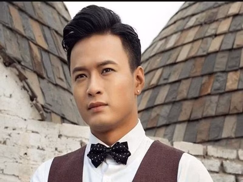 "...Tuy nhiên, căn cứ khoản 4, Điều 3, Nghị định 112/2022/NĐ-CP ngày 18/9/2020 của Chính phủ về xử lý kỷ luật cán bộ, công chức, viên chức, trường hợp của ông Lê Hồng Đăng thuộc về các trường hợp chưa xem xét, xử lý kỷ luật. Khi có xác minh thông tin của cơ quan có trách nhiệm theo quy định của pháp luật, Nhà hát sẽ tiến hành xem xét xử lý theo đúng quy định hiện hành”, nghệ sĩ Trung Hiếu cho biết. Ảnh: Dân Trí.