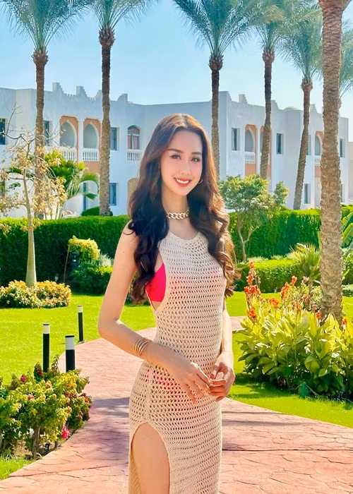 Khi thi Hoa hậu Liên lục địa 2022, Bảo Ngọc "lấn át" nhiều đối thủ nhờ chiều cao 1m86. Ảnh: FBNV.