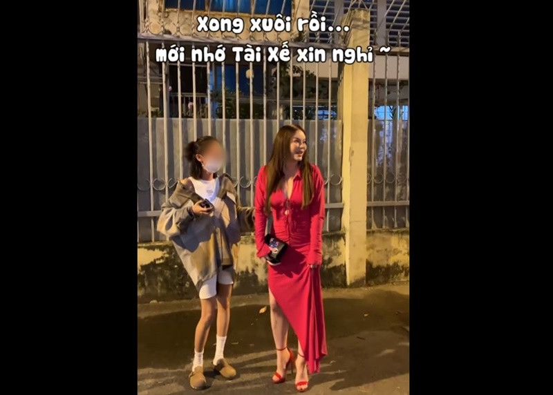 Co sieu xe 40 ty, sao Ly Nha Ky phai di taxi den su kien?