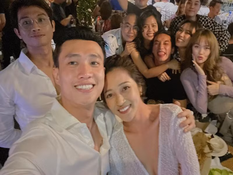 Nam diễn viên khẳng định chuyện phim giả tình thật với Bảo Anh chắc chắn là không có. Ảnh: FBNV.