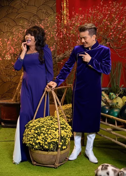 Vũ Hà mặc ba bộ áo dài khi đón Tết Nguyên đán 2020 tại biệt thự của Đàm Vĩnh Hưng. Ảnh: Thương Hiệu và Pháp Luật.